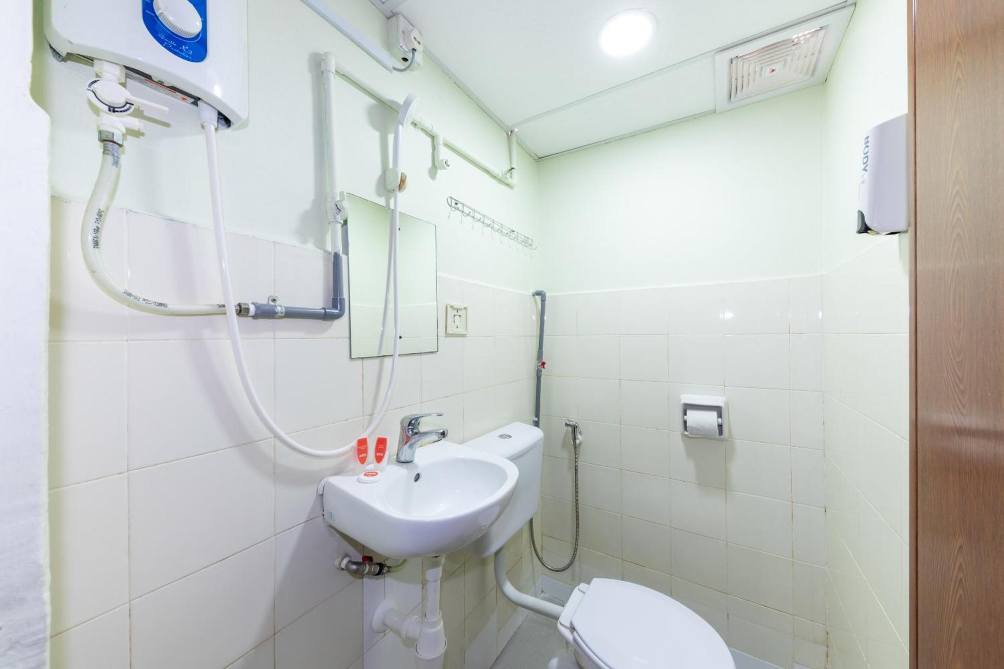 Super Oyo 432 My 7Days Inn Джохор-Бару Экстерьер фото