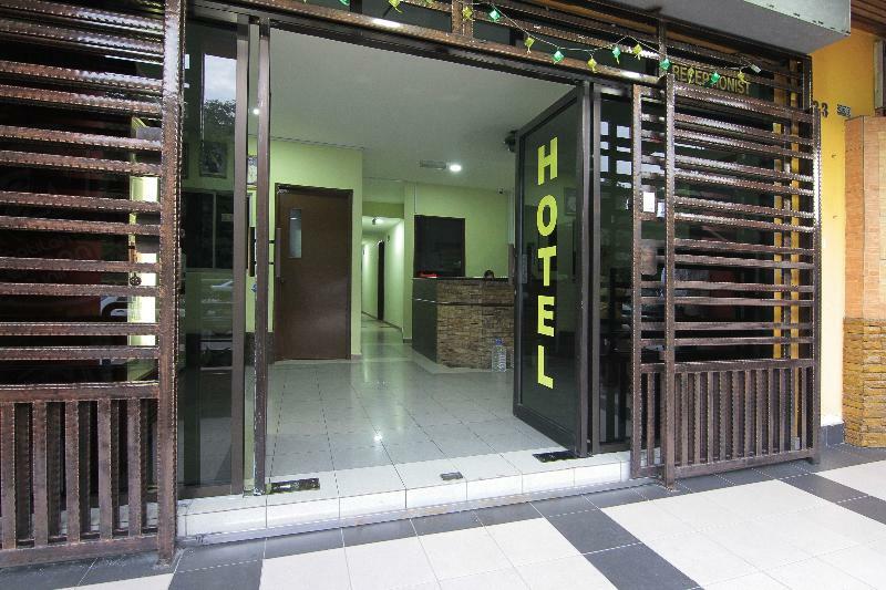 Super Oyo 432 My 7Days Inn Джохор-Бару Экстерьер фото
